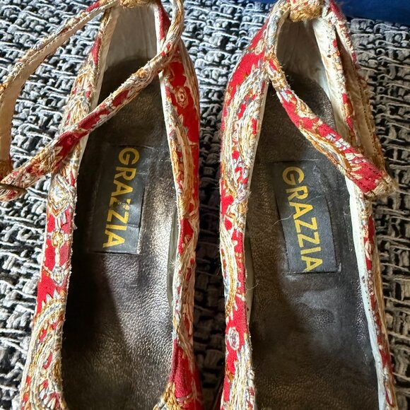 Elegant Red Wedge Sandals - Picture 8 of 9